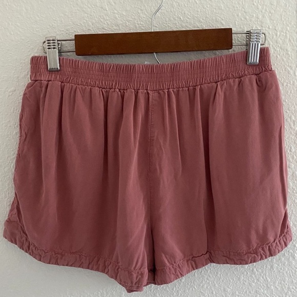 Women’s RVCA Elastic waist shorts - Picture 2 of 6